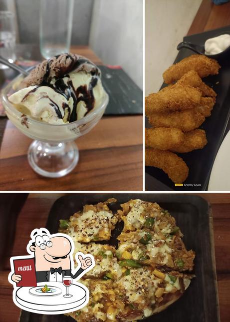 Food at FOODIES HUT