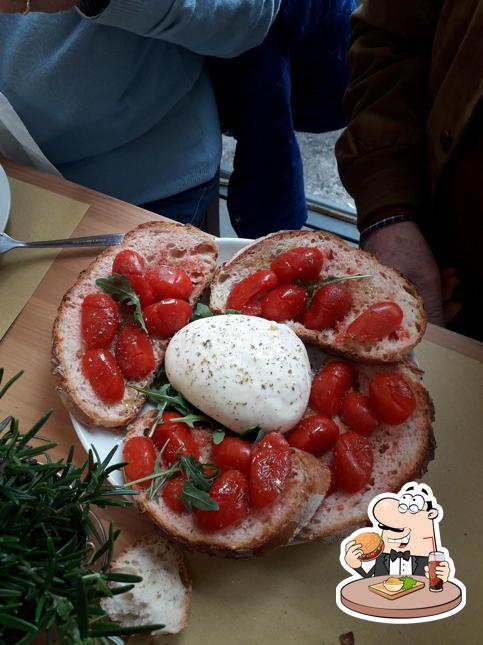 Ordina un hamburger a Officina dei Sapori Bologna