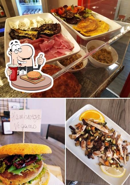 Prova un hamburger a Mama Music Cafè