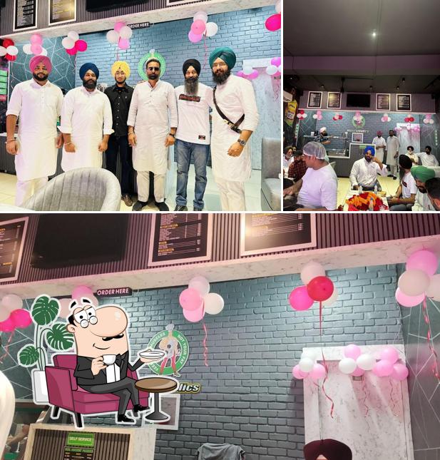 MuscleHolics Bhogpur - The Healthy Food Café