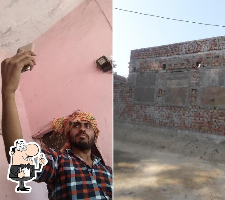 See this picture of फिरदोस ईमित्र