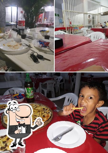 O interior do Family Pizzaria