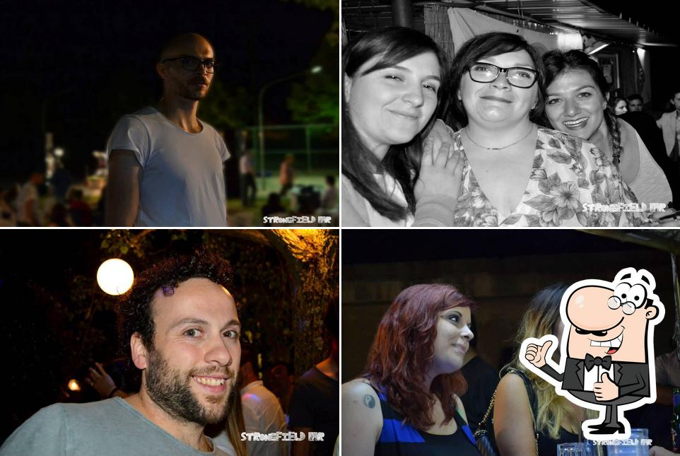 Ecco una foto di Strongfield Bar