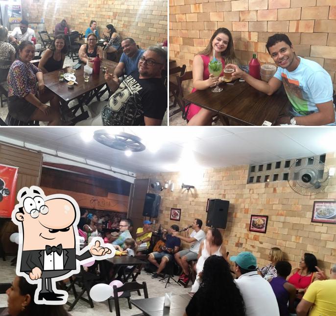 Entre diversos coisas, interior e casamento podem ser encontrados no Casa da Pedra Bar e Restaurante