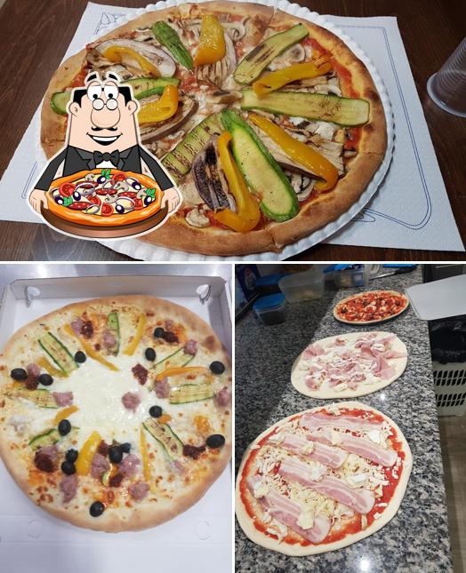 Ordina tra le svariate varianti di pizza