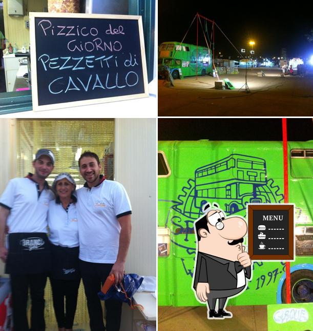 Leggi il menu sulla lavagna