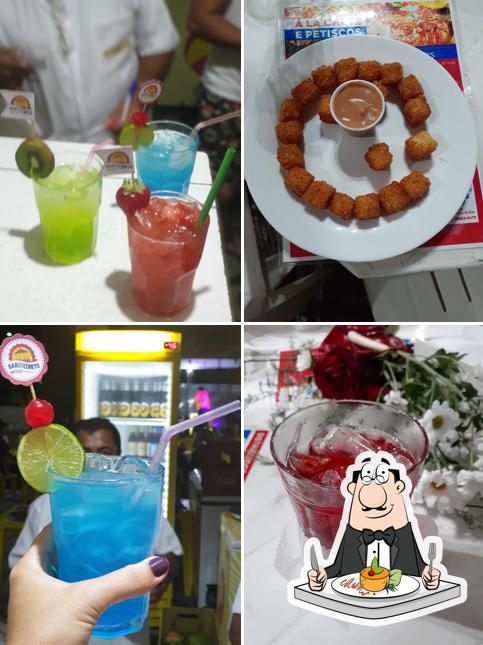 A comida e bebida do restaurante