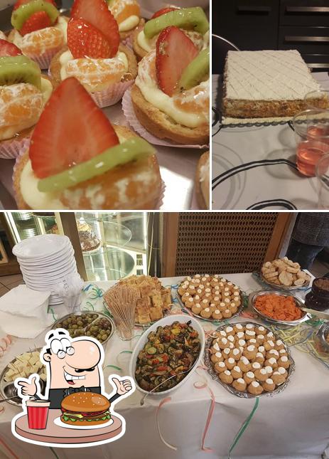Prenditi un hamburger a Bar pasticceria Feroci