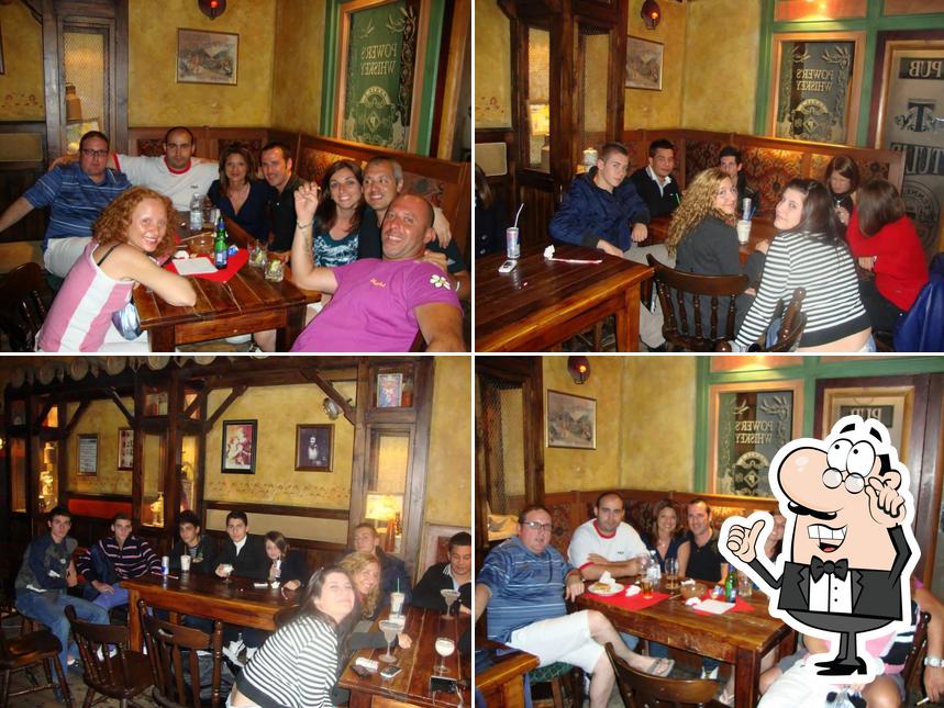 Gli interni di The Black Tulip Irish Pub