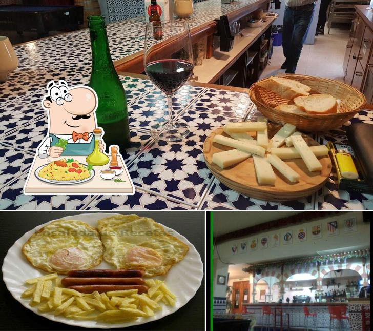 La cibo e bancone da bar del ristorante