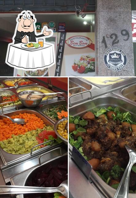 Comida em Restaurante Bem Bom
