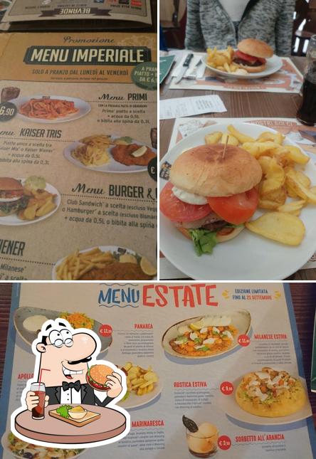 Prenditi un hamburger a Wiener Haus Torino Lingotto