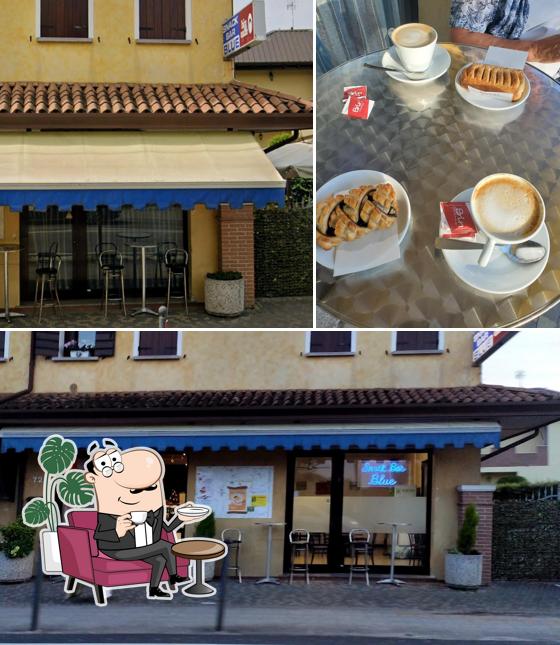 La foto della interni e cibo di Bar Blue