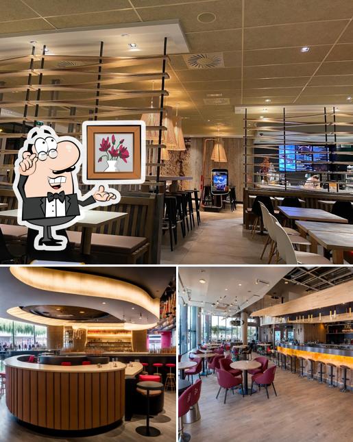 Siediti a un tavolo di McDonald's Kolakova