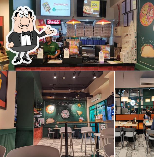 The interior of La Pino'z Pizza Vashi