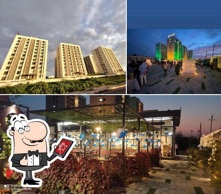 Check out how Engine Cafe looks outside