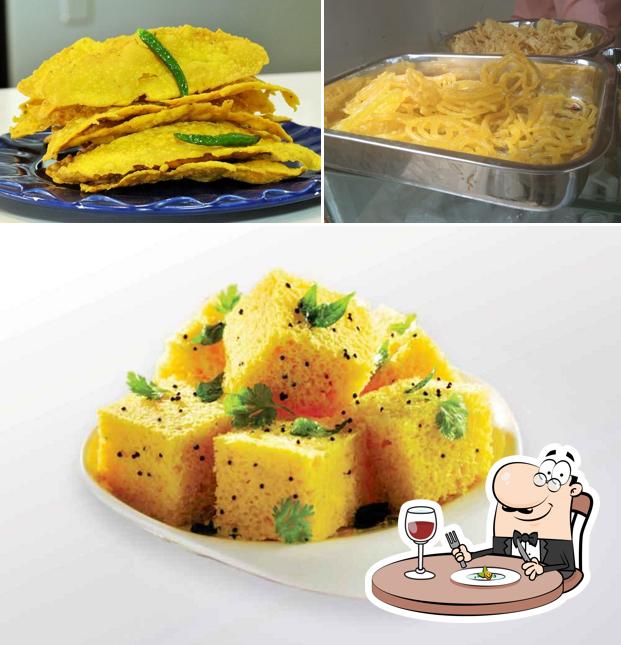 KATHIYAWADI GATHIYA & TEA HALT(કાઠીયાવાડી ગાઠીયા & ટી હોલ્ટ)