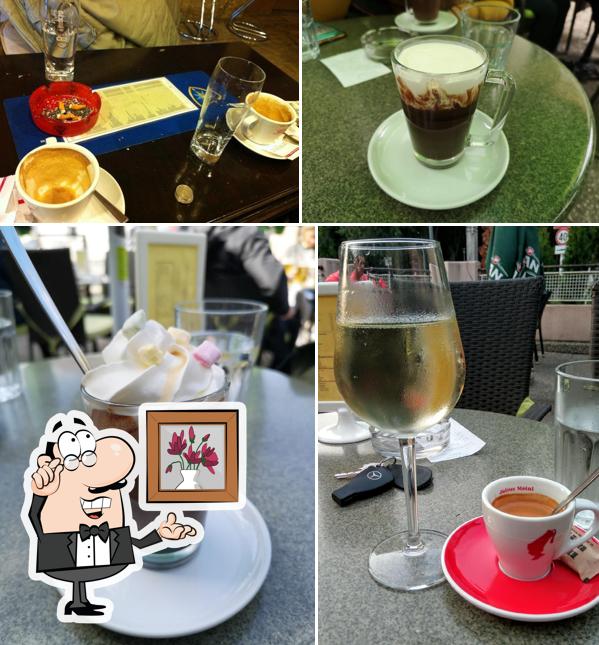 Caffe bar B2 si caratterizza per la interni e cibo