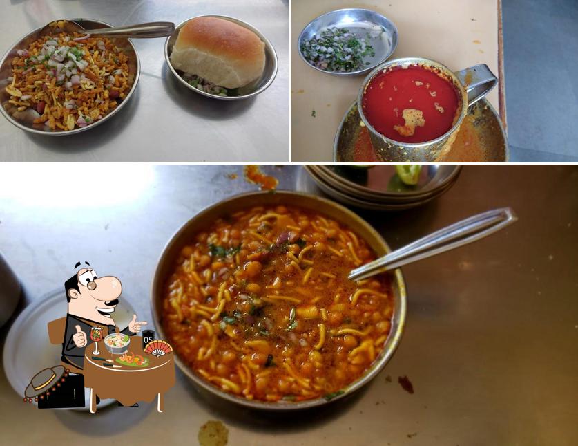 Food at Rasrang Misal