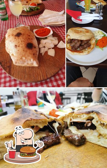 Prenditi un hamburger a Bistro-pizzeria "Vertigo"