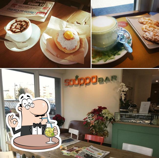 La immagine di bevanda e tavolo da pranzo da Souppa