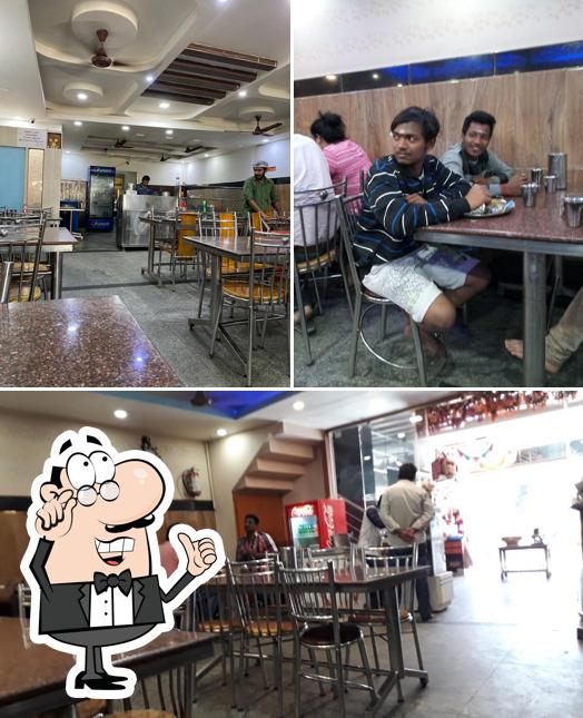 The interior of HOTEL SRI SARAVANA BHAVAN