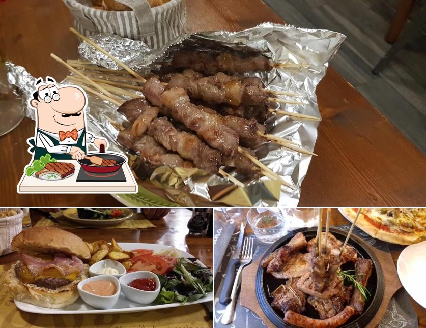 Ordina i un pasto a base di carne a La Diavolina