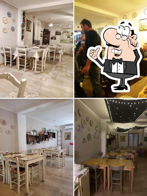 Gli interni di Osteria Il Melograno