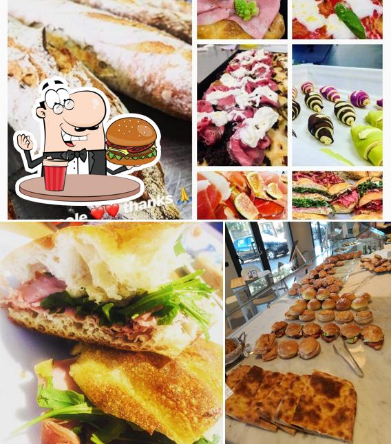 Ordina un hamburger a Farina Del Tuo Sacco