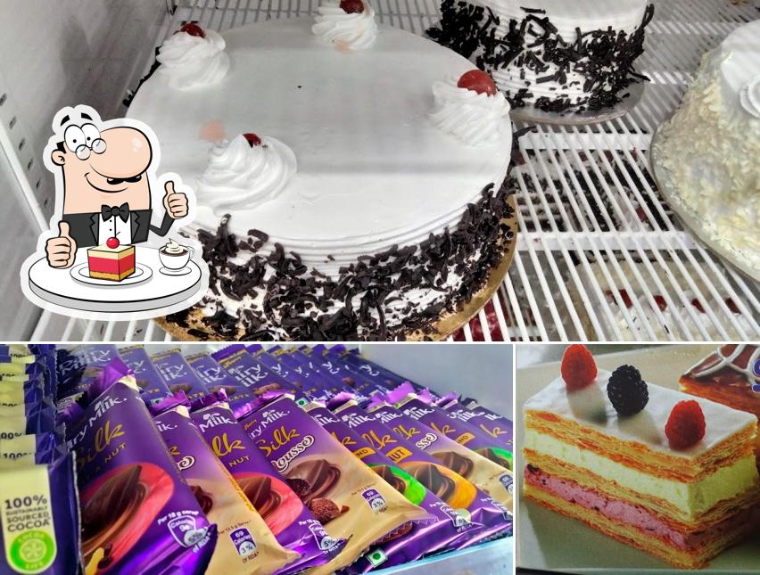 NILA EAST OTTAPALAM- BAKERY, DATES & NUTS, CAKE SHOP serves a number of desserts