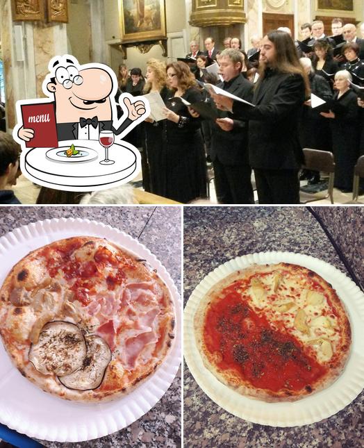 La foto della cibo e interni di La Piazzetta