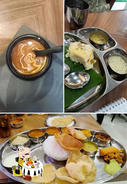 Food at Sri Udupi Food Palace ಶ್ರೀ ಉಡುಪಿ ಫುಡ್ ಪ್ಯಾಲೇಸ್