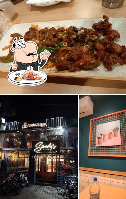 Order pizza at Sandy's Chocolate Laboratory