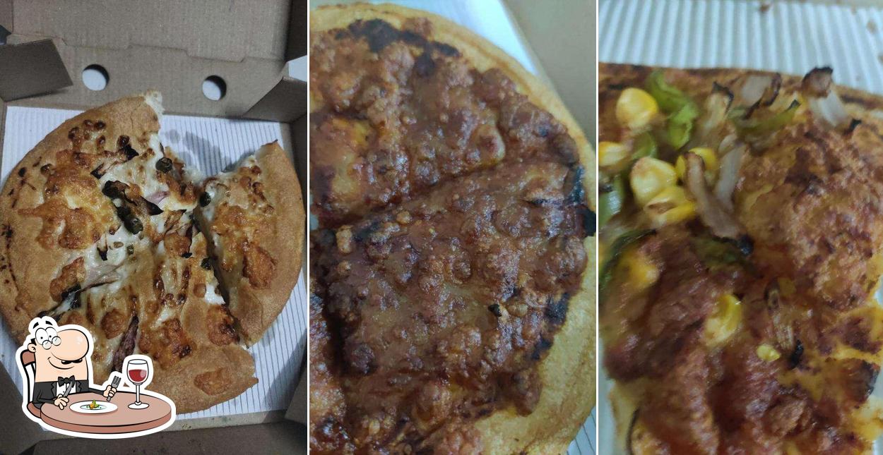 Food at Pizza Hut Hirabaug, Pune