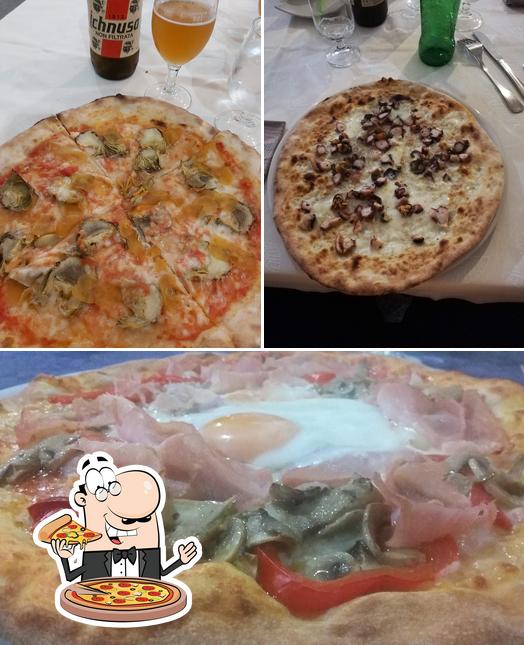 Scegli tra le svariate varianti di pizza