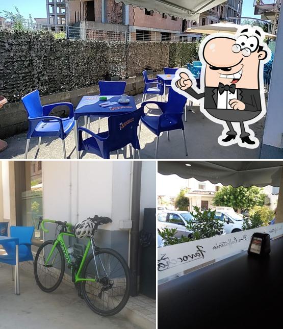 Gli esterni di Favoccia Bar Caffetteria