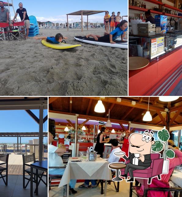 Siediti a un tavolo di Cosmo Beach Club