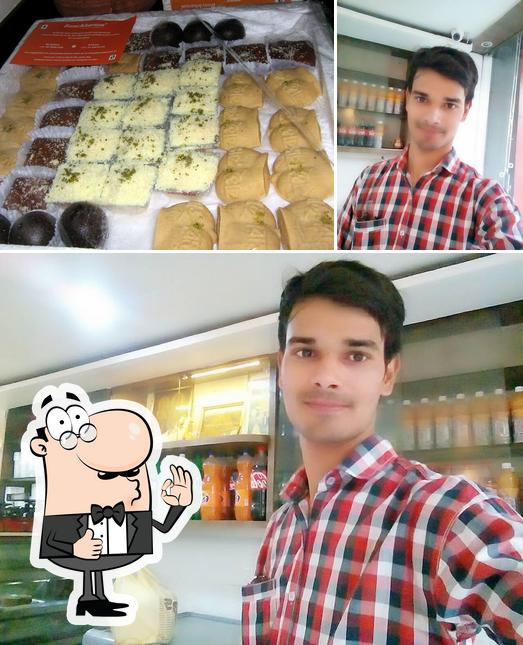 See this pic of Park Sweets