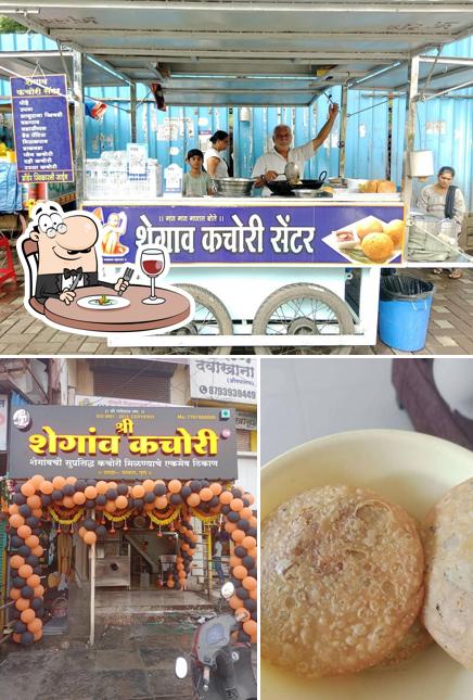 Meals at Shegaon Kachori Centre