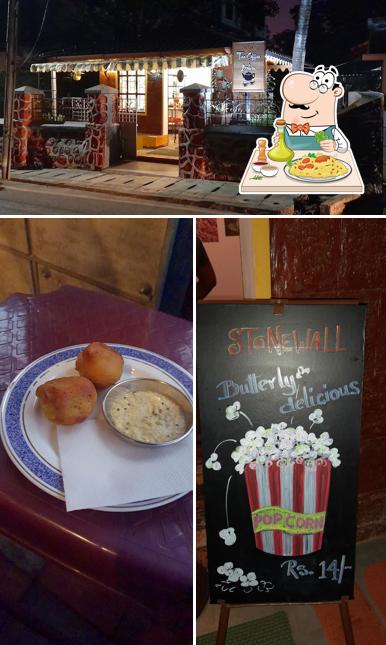 Food at Stonewall Tea Coffee & Bakes