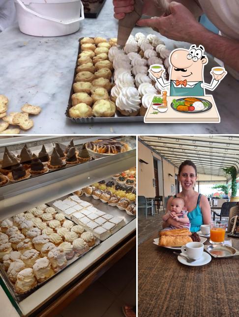 Platti al Pasticceria Albatros