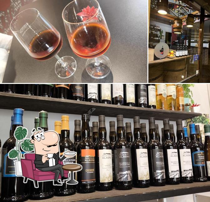 La immagine di interni e cibo da il Calice Marsala