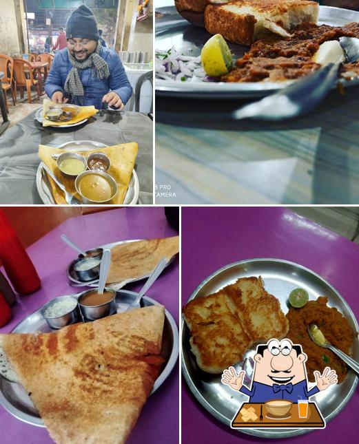 Masala dosa at New Kesarwani Dosa Corner