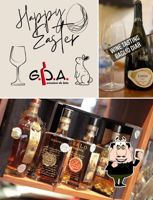 Goditi un drink a Enoteca G.D.A