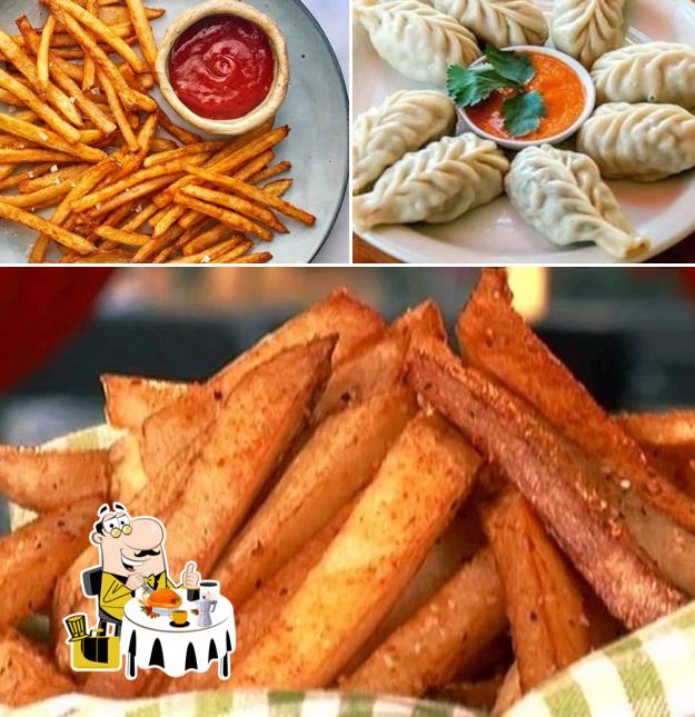 Meals at Momo's Hub