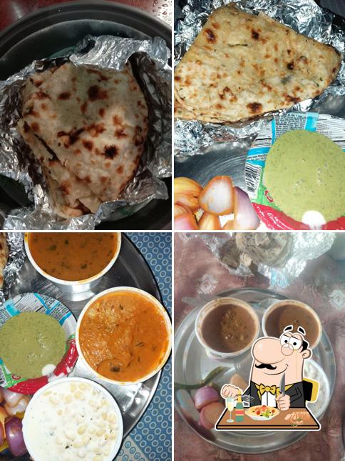 Food at Amritsari Naan