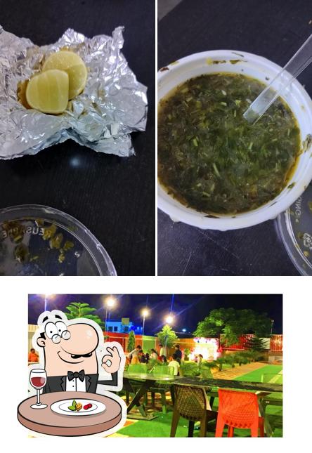 Among different things one can find food and interior at Jyani Restaurant and swimming pool