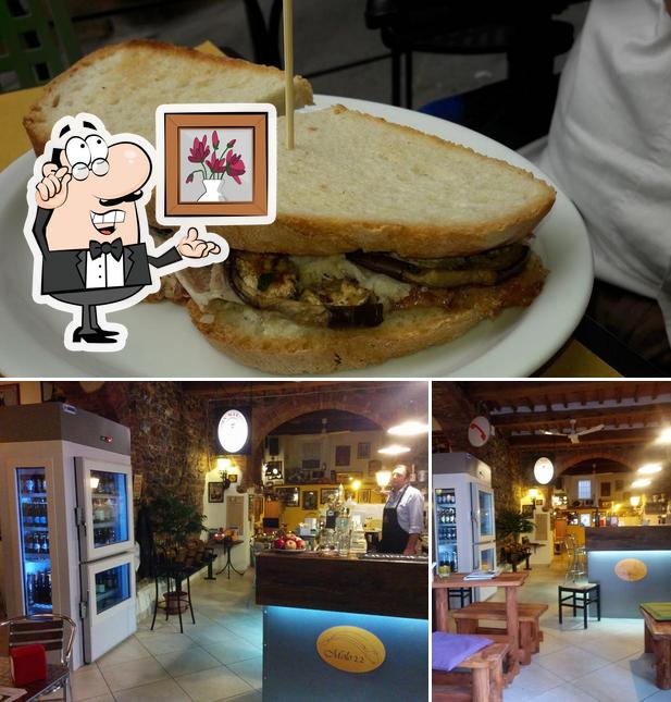 Guarda la foto che mostra la interni e sandwich di Molo 2.2
