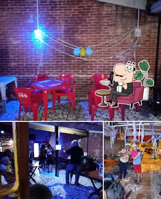 O interior do Dallas Botequim