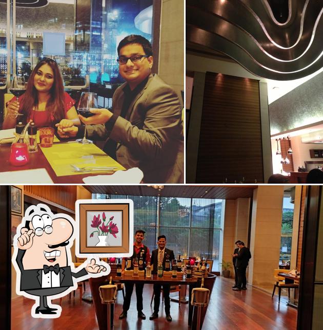 The interior of Alto Vino